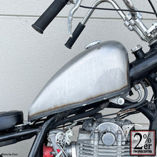 Load image into Gallery viewer, Sportster tank bolt-on kit, bare steel, SR400/500 for all carburetor models