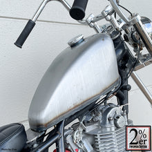 Load image into Gallery viewer, Sportster tank bolt-on kit, bare steel, SR400/500 for all carburetor models