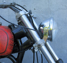 Load image into Gallery viewer, Old Bates Type Side Mount Light Stay II